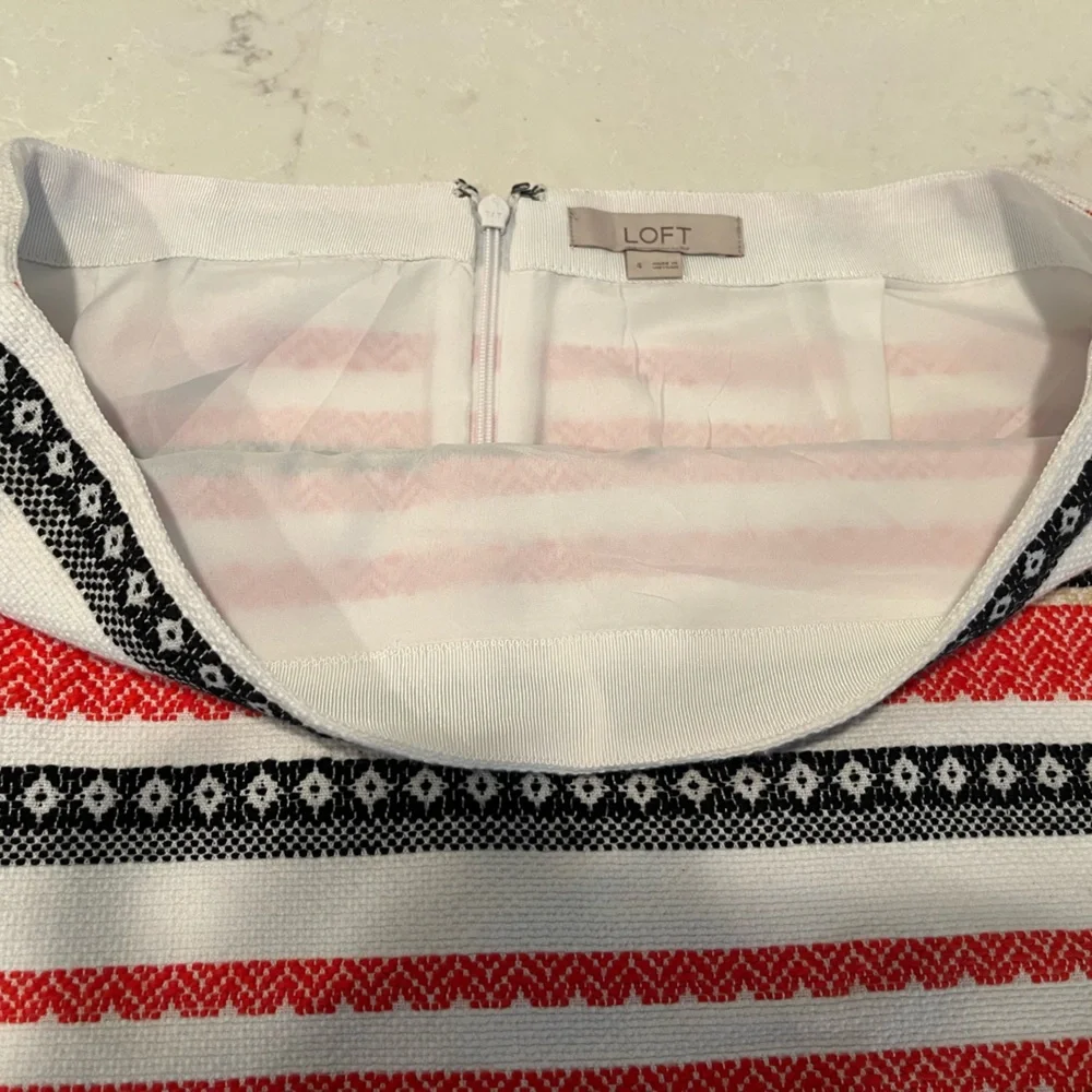 LOFT White and Red Mini Pencil Skirt Resort Wear - Picture 3 of 4